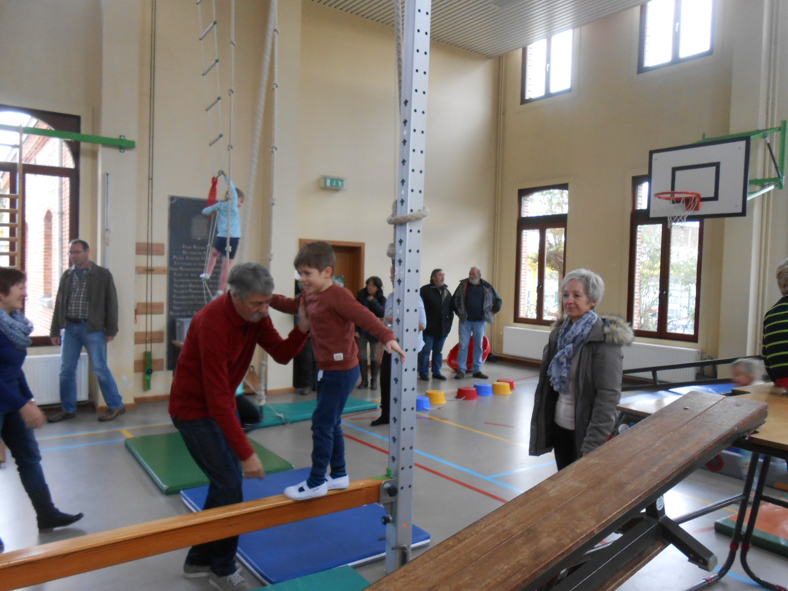 grootouders op bezoek in de klas van juf Nancy